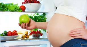 Alimentazione in gravidanza: nutrienti e integrazione