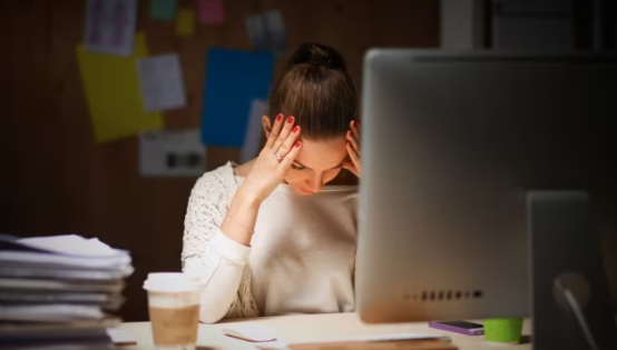 Perimenopausa: ciclo, sintomi e benessere quotidiano